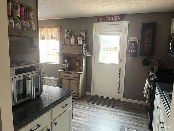 3rd image of 1039 Gene Ave