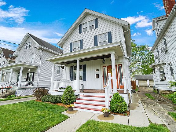 4th image of 3833 Floral Ave