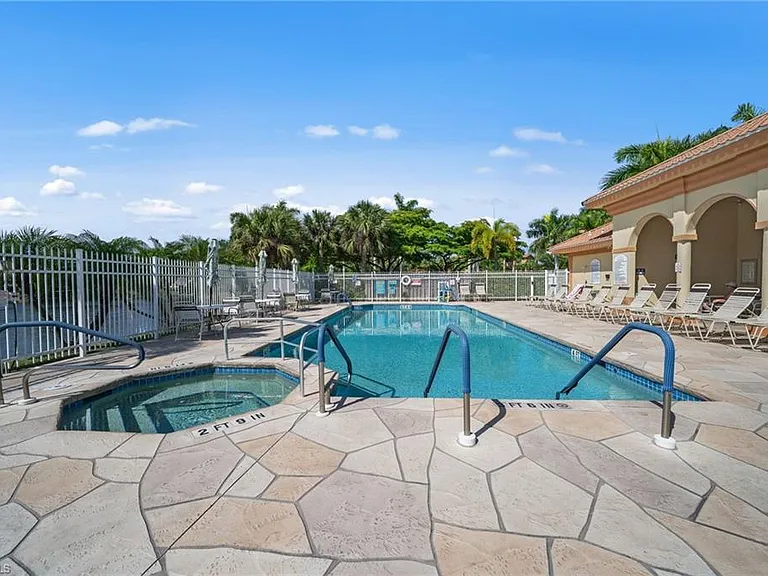 15393 Bellamar Cir #512 — Photo 3