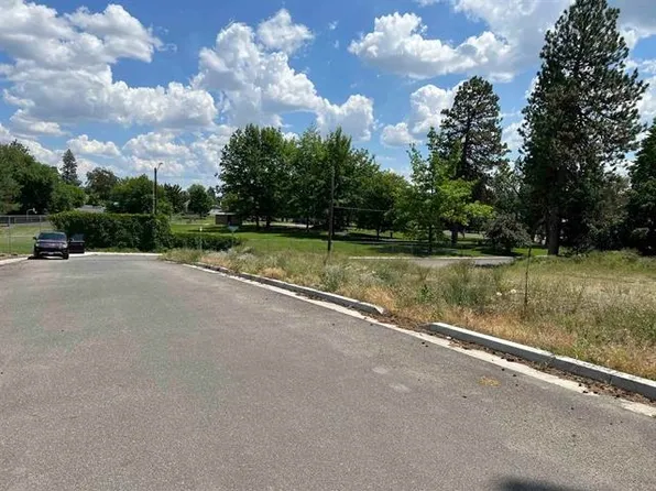 1207 W Cora Ave, Spokane, WA 99205