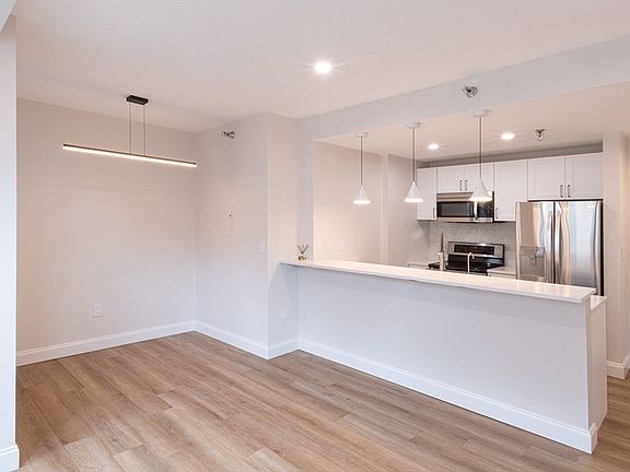3rd image of 636 Beacon St APT 405
