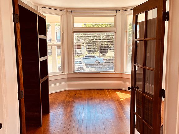 3rd image of 808 S L St APT A