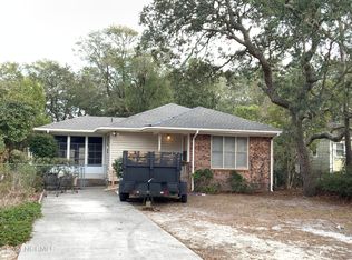 140 NW 6th St, Oak Island, NC 28465