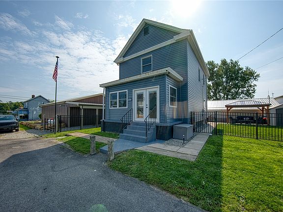 3rd image of 203 Harmony St