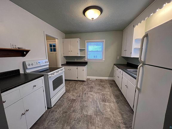 4th image of 3621 1st Ave