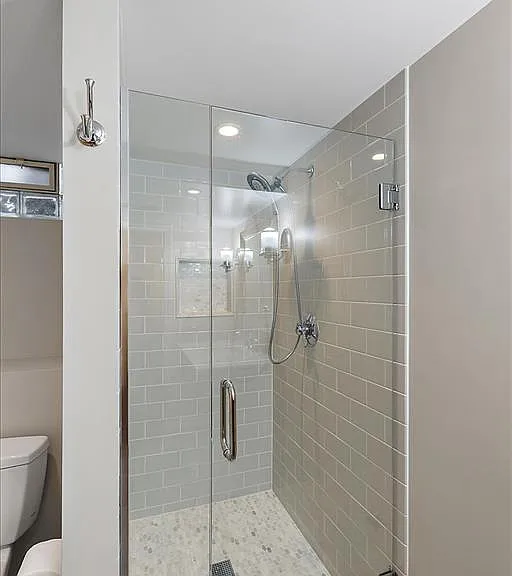 16996 Marguerite St — Photo 29