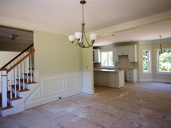 5th image of 3 Mayflower St