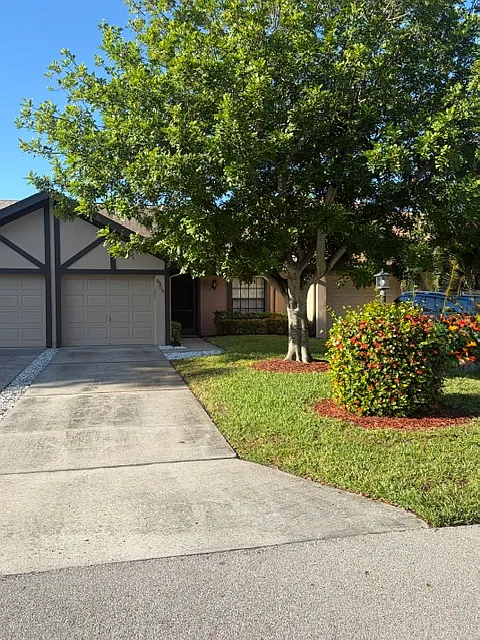2 bed, 1.5 bath, 1014 sqft, $1,825 — Photo 1
