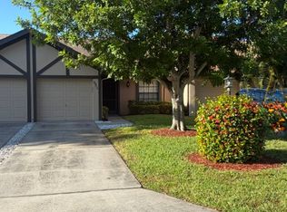 9305 Cobbler Ln, Fort Myers, FL 33919