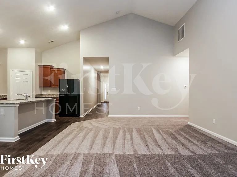 12128 Fall Ct — Photo 4