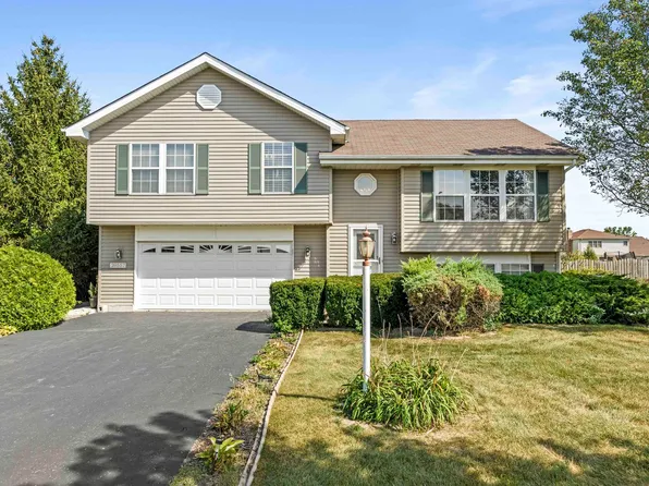 20557 Timber Mill Dr, Frankfort, IL 60423