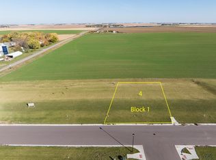 1401 Castle St, Larchwood, IA 51241
