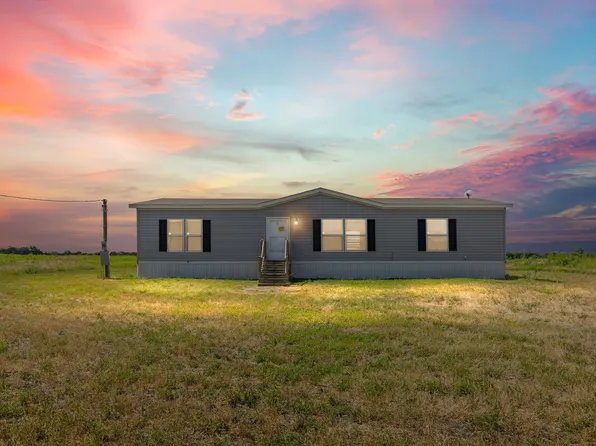 3828 Farm Road 272, Celeste, TX 75423