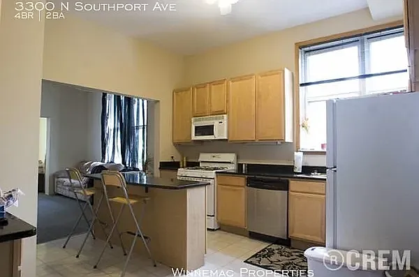 3300 N Southport Ave — Photo 1
