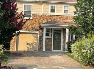 729 Hewespoint Ct, Cary, NC 27519