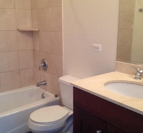 4th image of 2929 N Southport Ave #2A