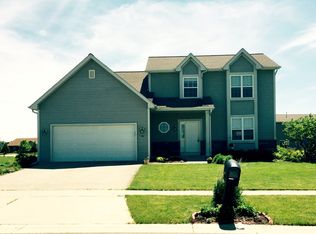 124 N Wild Flower Ln, Elkhorn, WI 53121