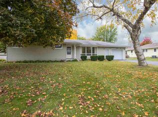 421 E 11th St, Pecatonica, IL 61063