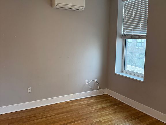 3rd image of 1433 Hancock St #205