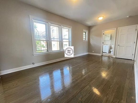 2nd image of 1625 W Greenleaf Ave #2C