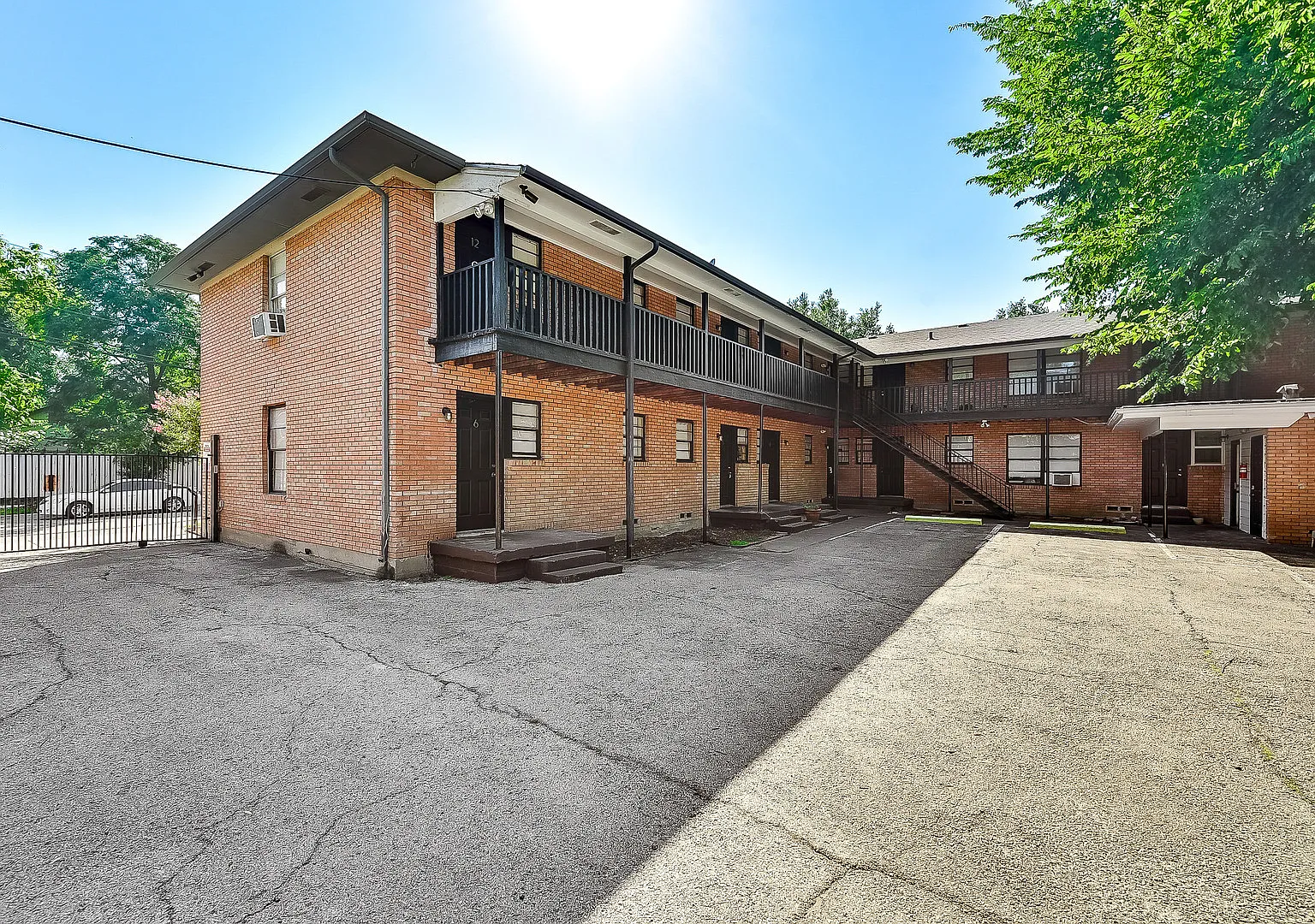4602 Swiss Ave — Photo 4