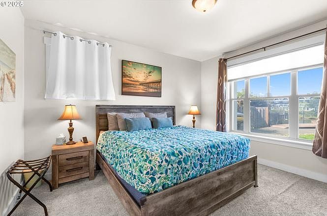 1st image of 1000 N Holladay Dr #1000