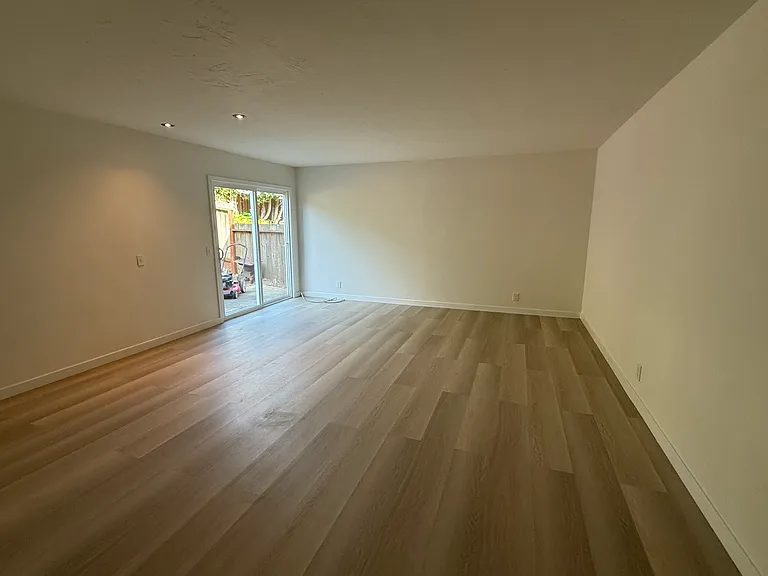 723 Kelmore St — Photo 18