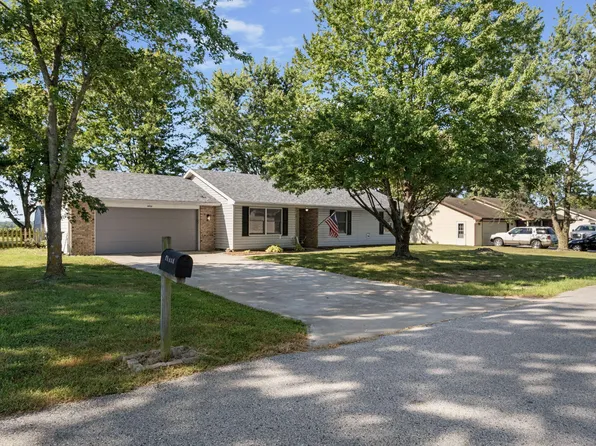 16930 Holiday Cir, Boonville, MO 65233