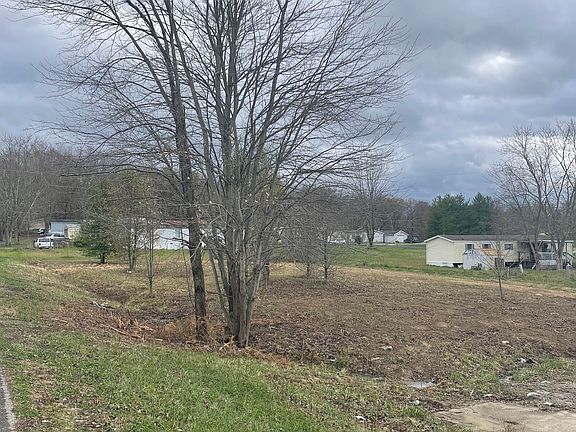 2nd image of 2979 Whitehall Dr