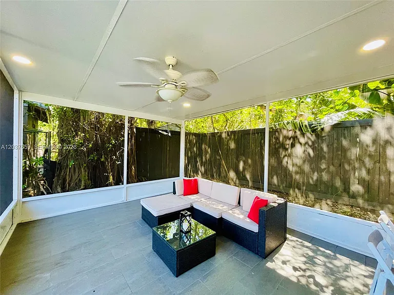 38 NW 52nd St #1 — Photo 8