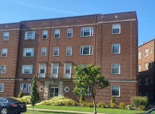 12039 Edgewater Dr UNIT 405, Lakewood, OH 44107