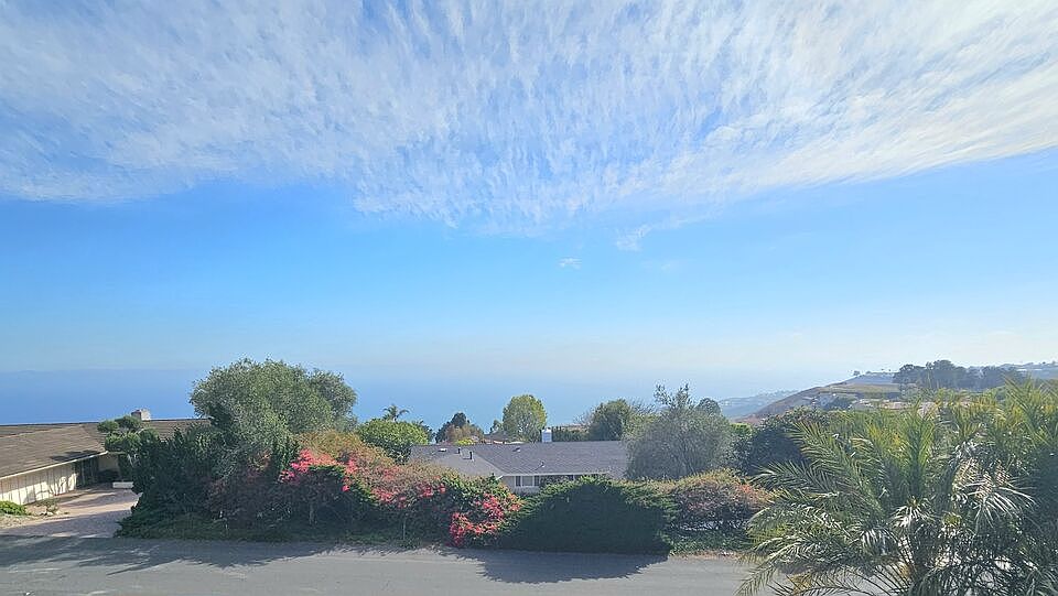 1st image of 34 Oceanaire Dr