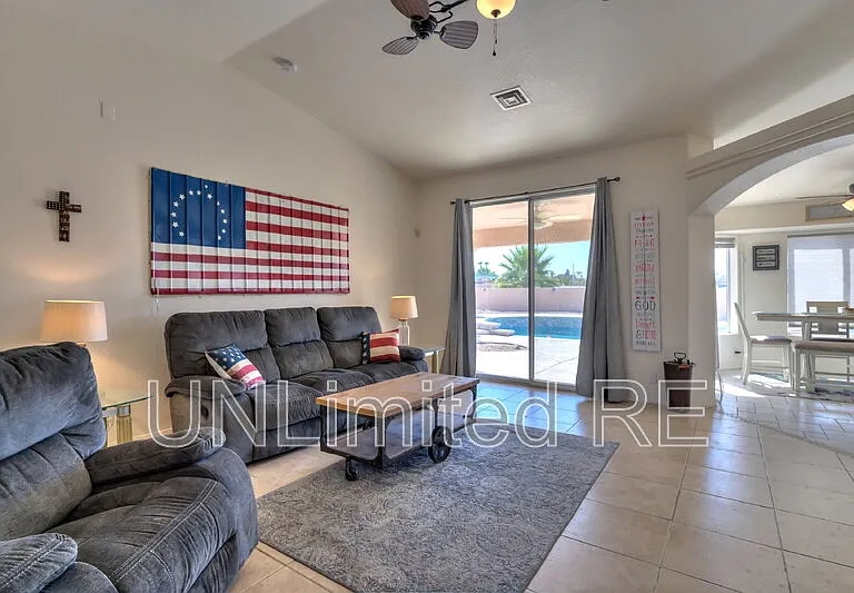 304 Acoma Blvd S — Photo 38