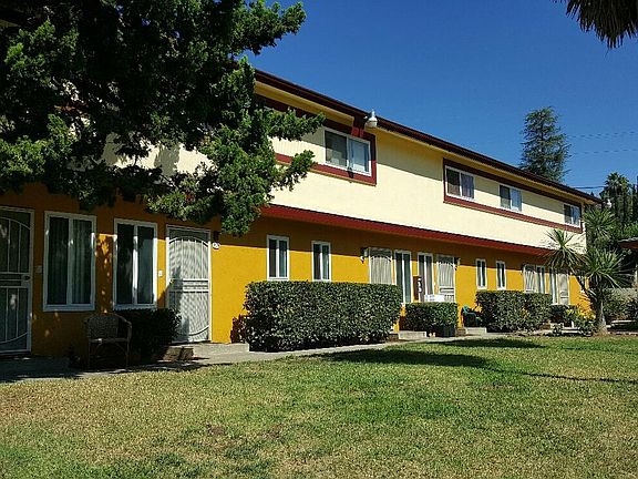2nd image of 207 Vista Glen Ln APT C