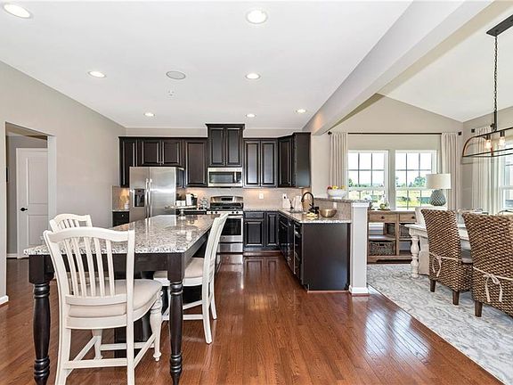 3rd image of 4450 Eagleridge Ln