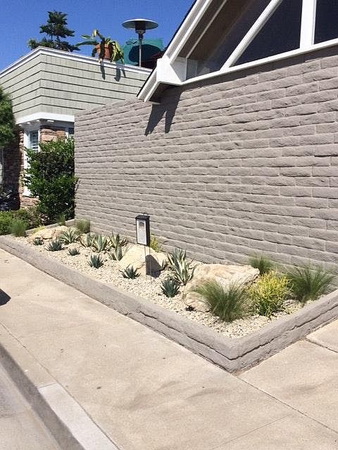 1st image of 336 Lugonia St