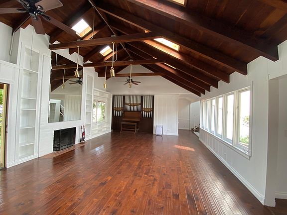 3rd image of 3589 Mountain View Ave