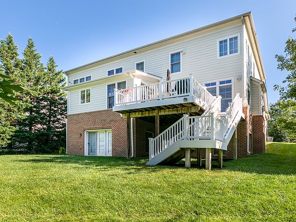 3rd image of 302 Park St NE