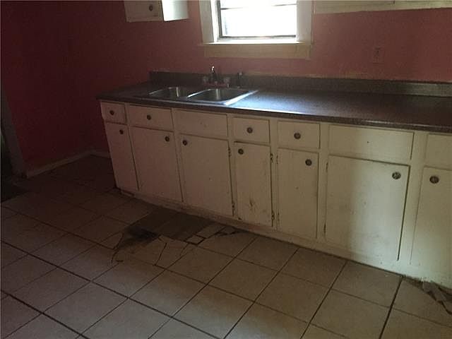 2nd image of 5318 Wellesley Ave