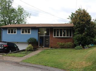180 Fieldcrest Dr, Pittsburgh, PA 15221