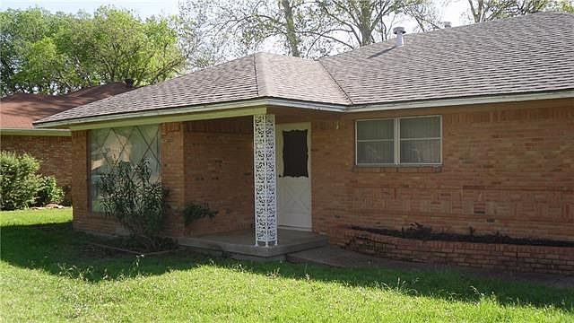 1st image of 1906 Riverway Dr