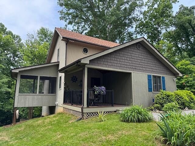 1st image of 370 Wesley Cir
