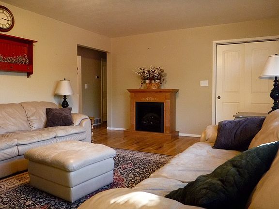 4th image of 1840 San Larue Ave