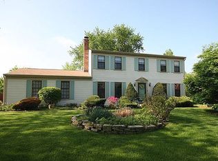 2306 Embden Ln, Wheaton, IL 60189