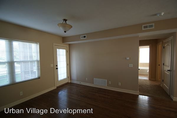 1st image of 814 S 38th St APT 3