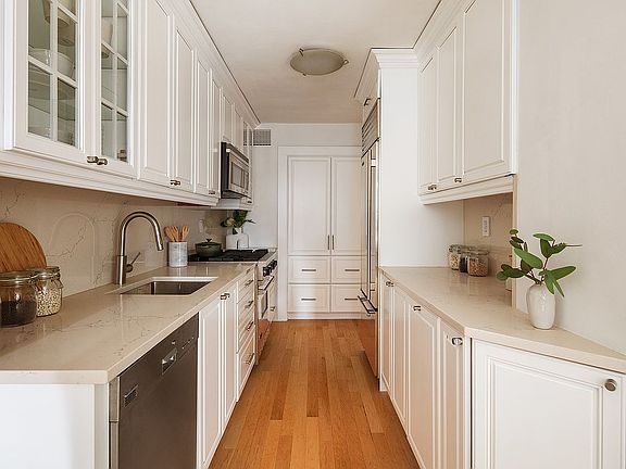 5th image of 225 E 57th St APT 9D