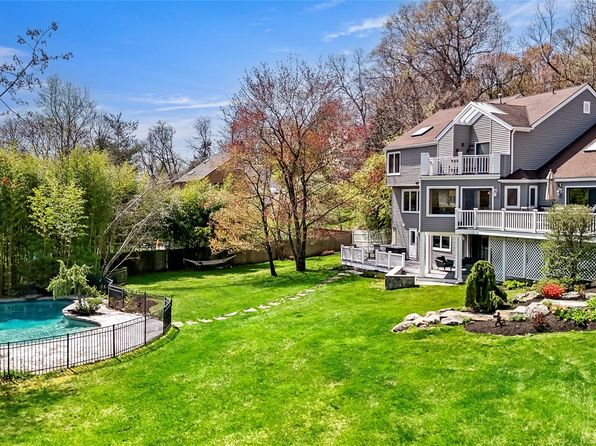 117 Deerfield Lane N, Pleasantville, NY 10570