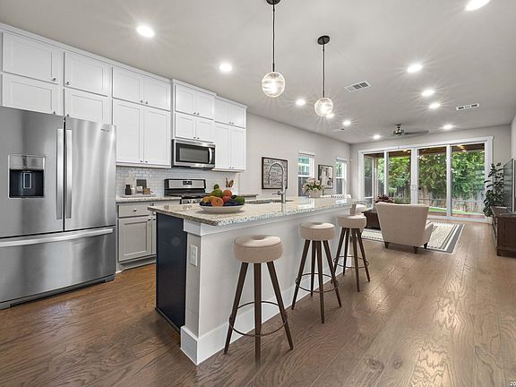 3rd image of 410 Natalen Ave