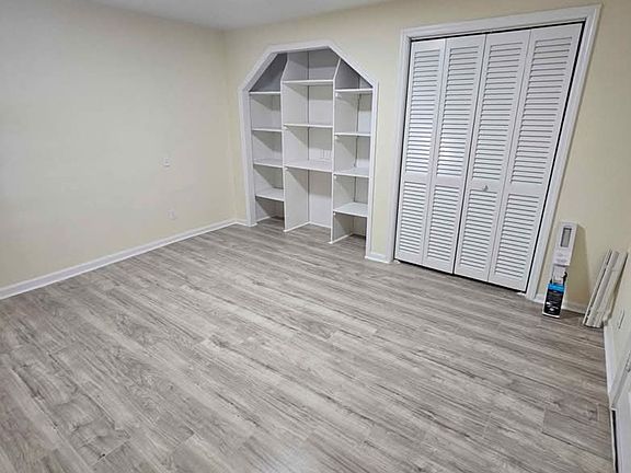 3rd image of 1205 Kelly Rd