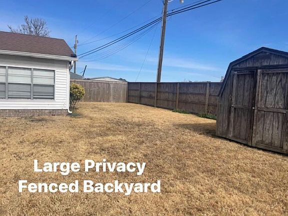 4th image of 505 S Circle Dr